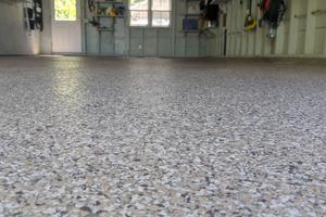 Floor coated in safari Flakes